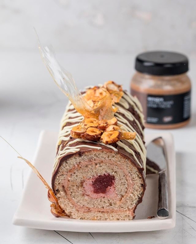 Фундучный рулет с фруктовым кремом